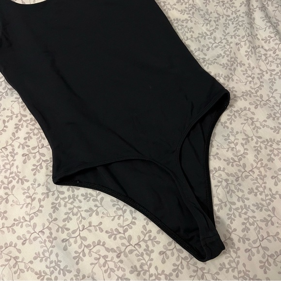 Aritzia Babaton Contour Bodysuit - Picture 5 of 5